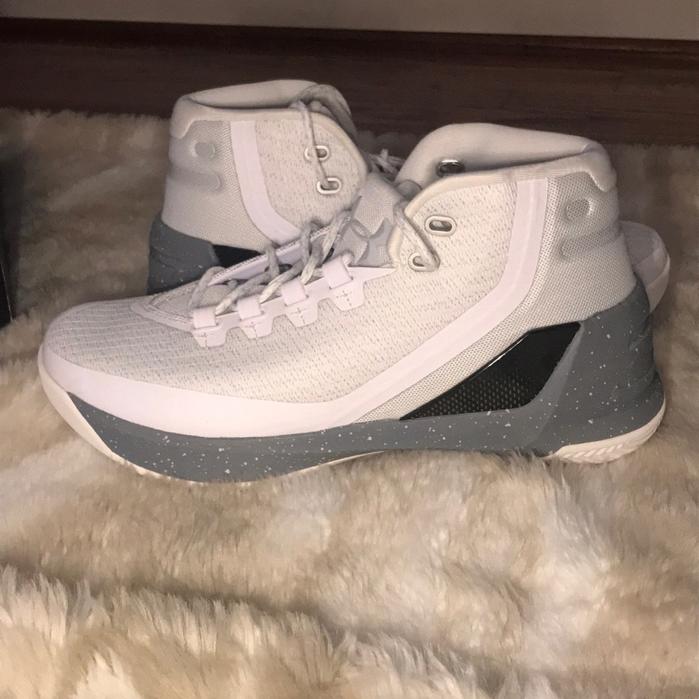 UA Curry 3 (white/grey)
